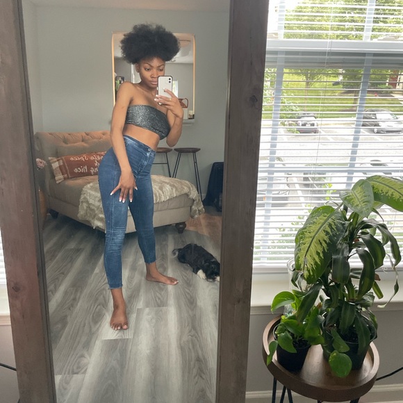 Silver Glitter Sleeveless Halter Croptop - Picture 5 of 10